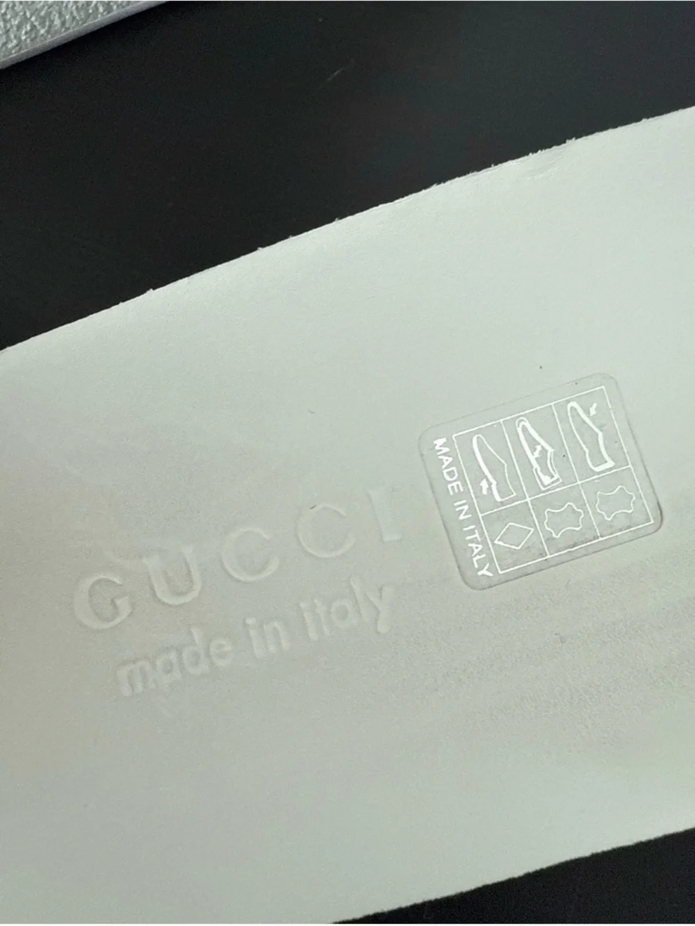 EUC Gucci Ace Interlocking G Logo White Leather High Top Sneakers